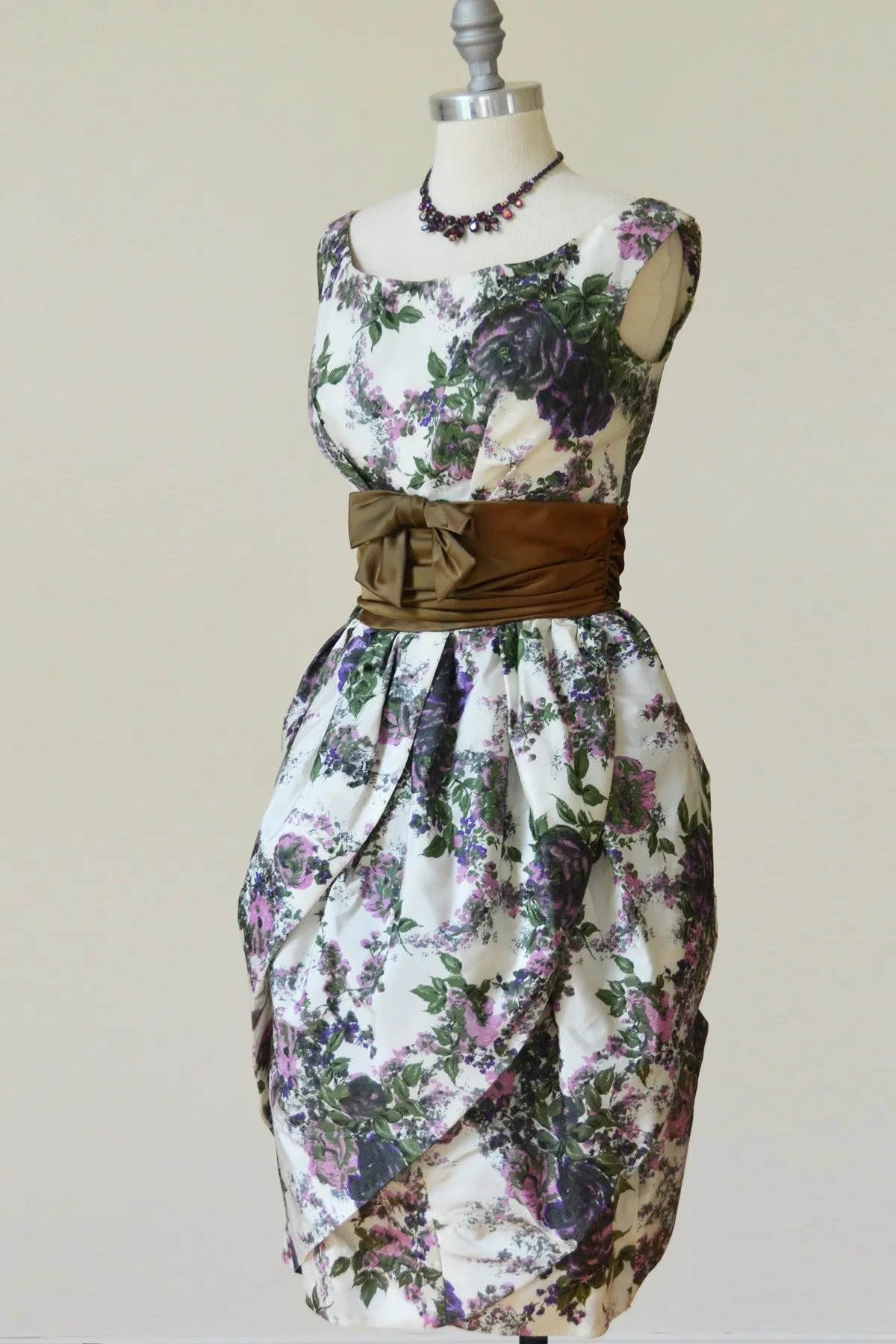 Vavoom!  Mad Men 1960s Tulip Hem Vintage Cocktail Dress Floral Print Taffeta