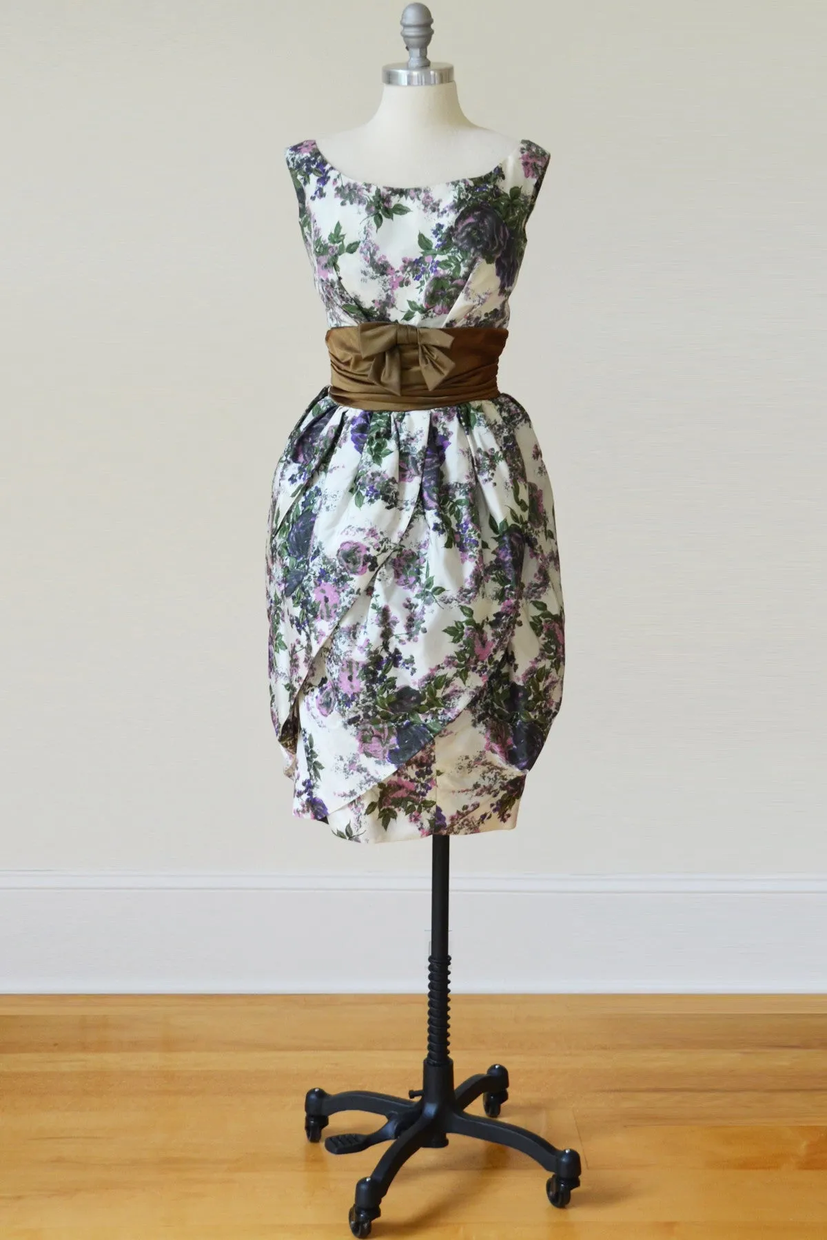 Vavoom!  Mad Men 1960s Tulip Hem Vintage Cocktail Dress Floral Print Taffeta