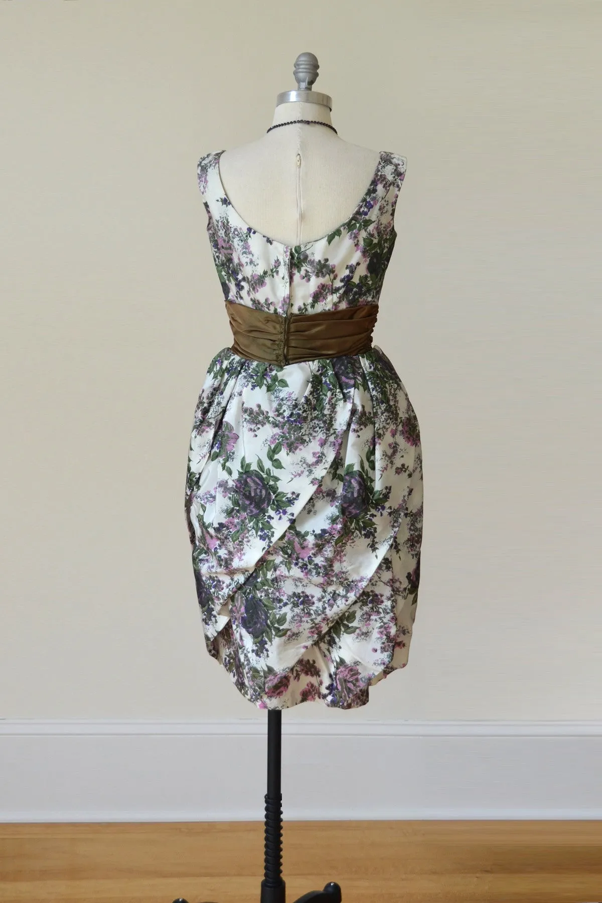 Vavoom!  Mad Men 1960s Tulip Hem Vintage Cocktail Dress Floral Print Taffeta